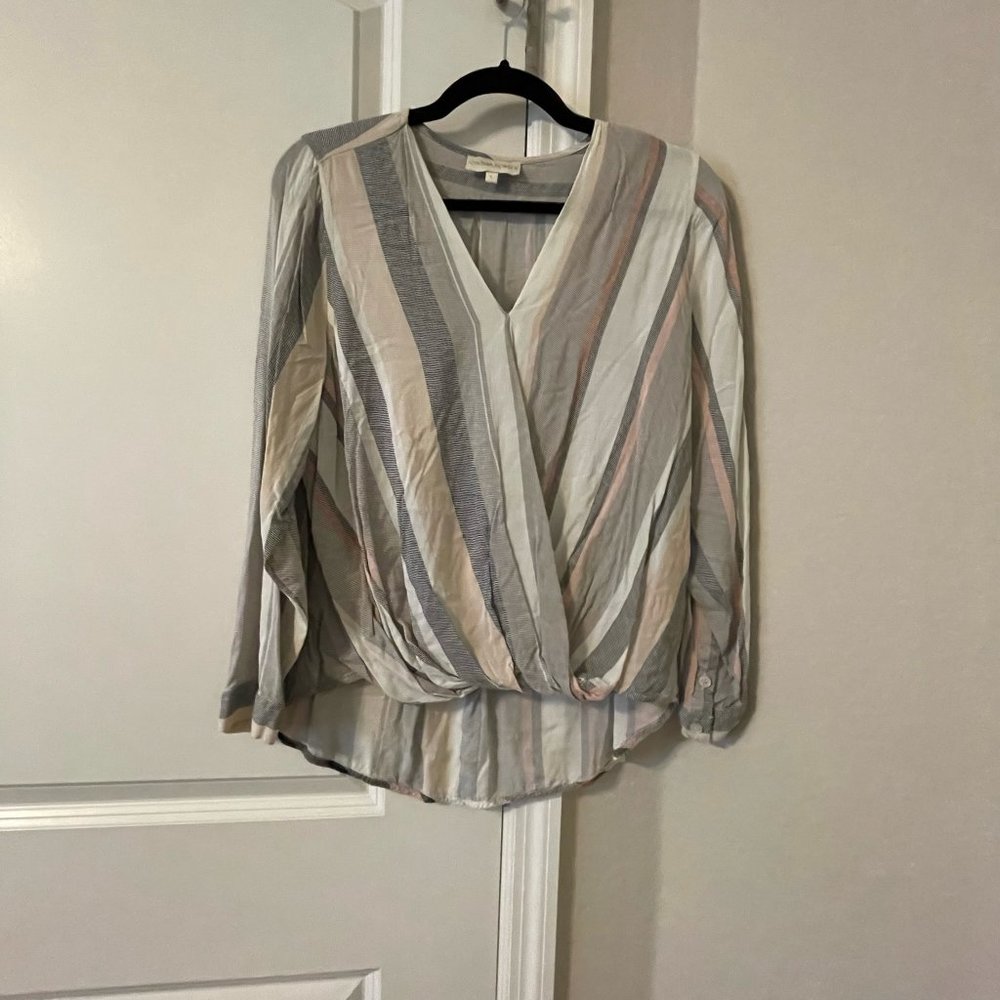 Cynthia Rowley Blouse Long Sleeve High Low Hem Surplice Neck Striped Gray Tan L